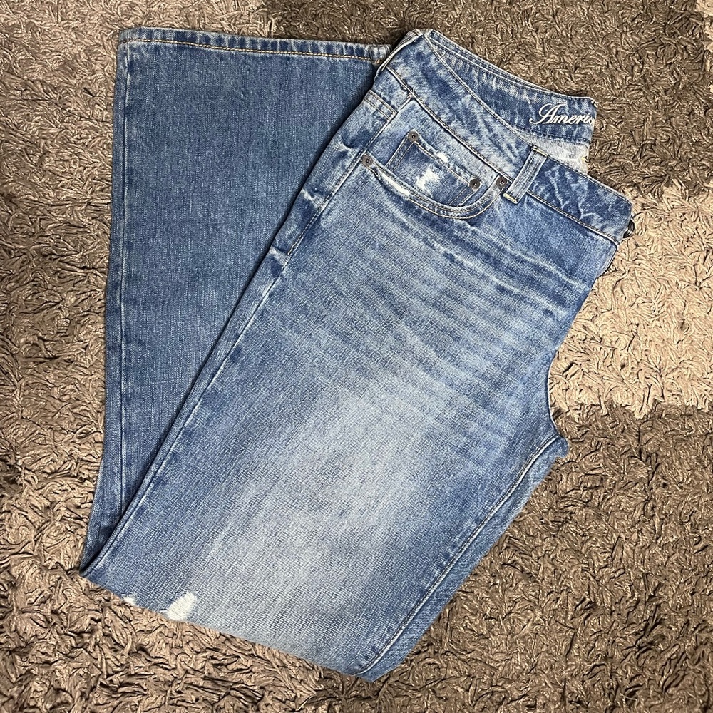 American Eagle Boyfriend Jeans Women’s Size 14 Distressed Ripped Medium Wash